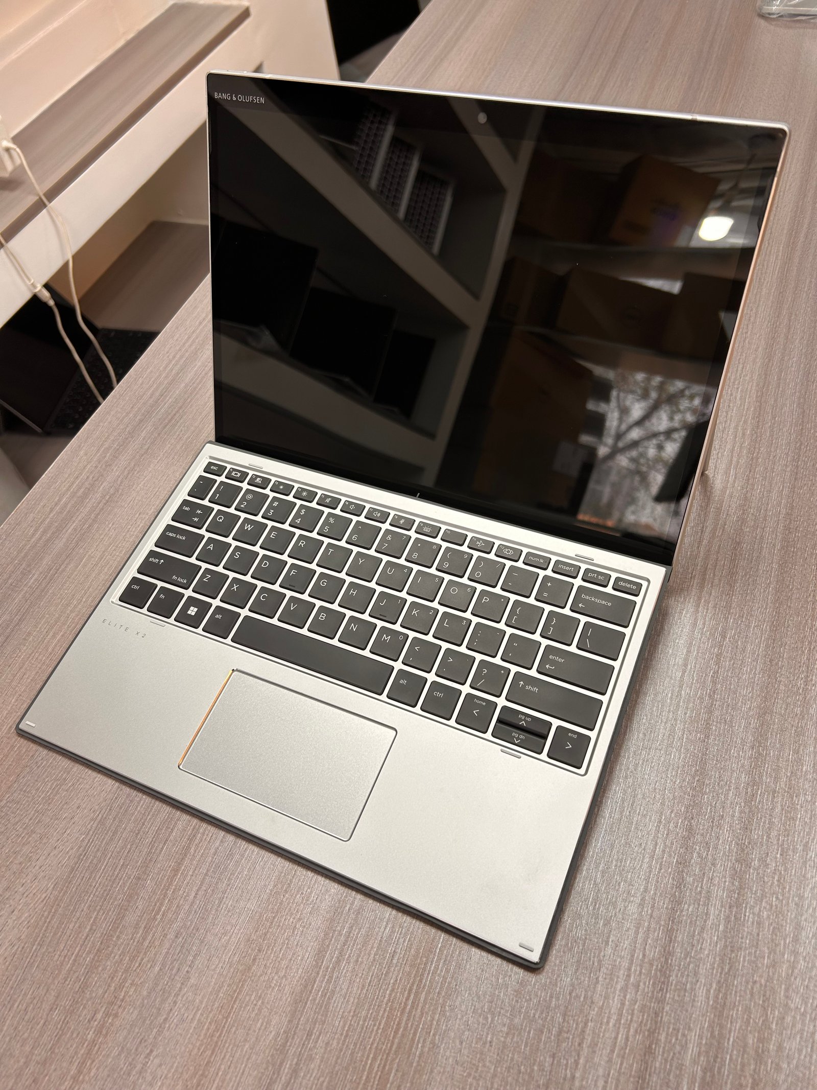 HP ELITE X2